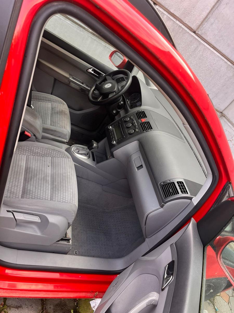 Ford Focus 2009 — interior