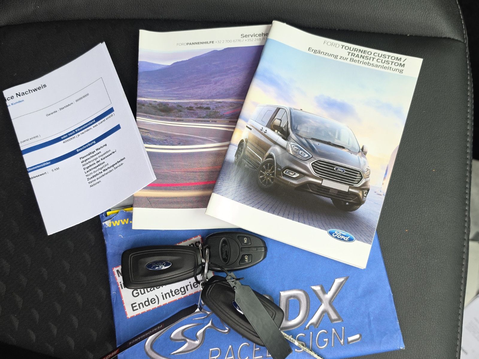 Fahrzeugabbildung Ford Transit/Tourneo Custom Kombi 320 L1  Sport