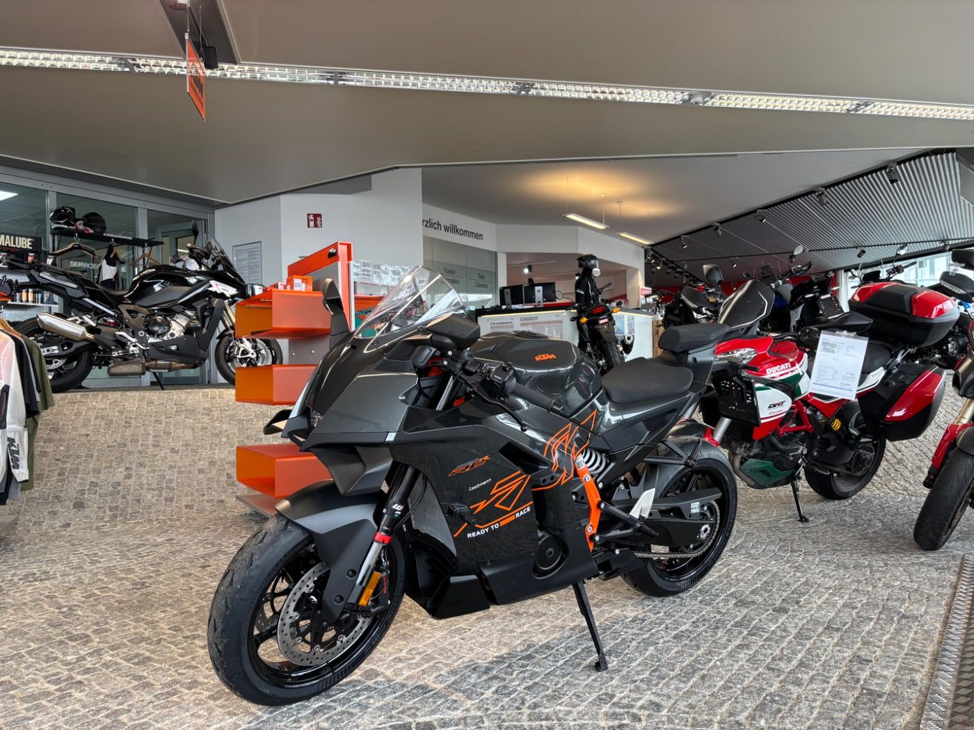 Fahrzeugabbildung KTM 990 RC R Modell 2026 48 Monate Garantie
