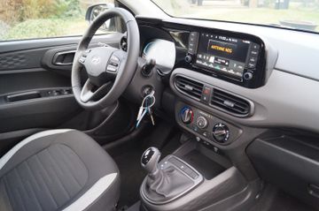 Hyundai i10 1.0 AUT.-NAVI-KLIMA-KAMERA-PDC-TEMPOMAT-