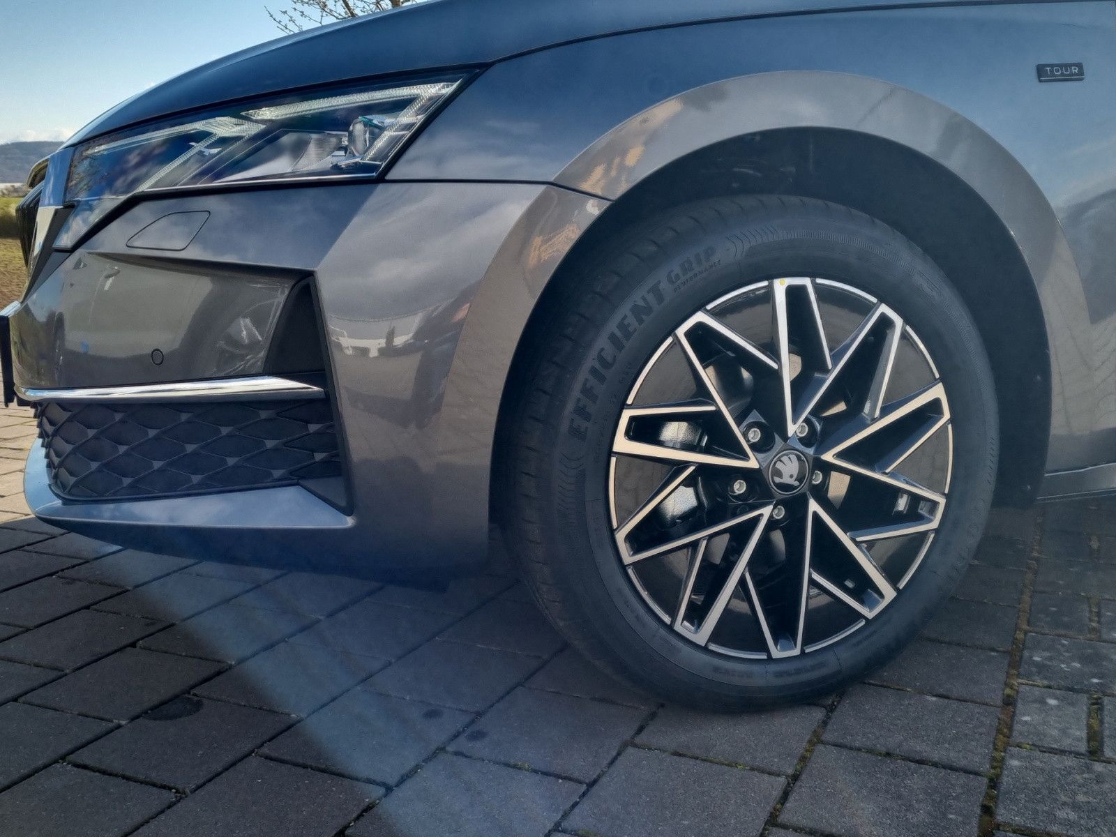 Fahrzeugabbildung SKODA Octavia Combi Tour 2.0 TDI AHK Licht&Sicht+ Win+