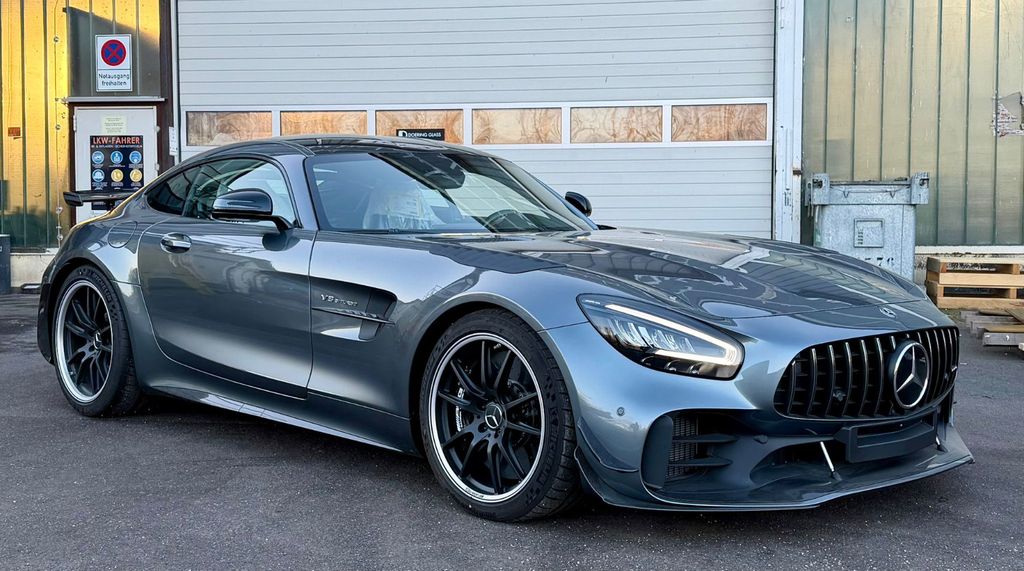 Mercedes-Benz AMG GT R Pro 