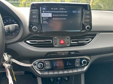 Bild 15 Hyundai i30 cw *Automatic*SitzHz*NAVI*AppleCar*