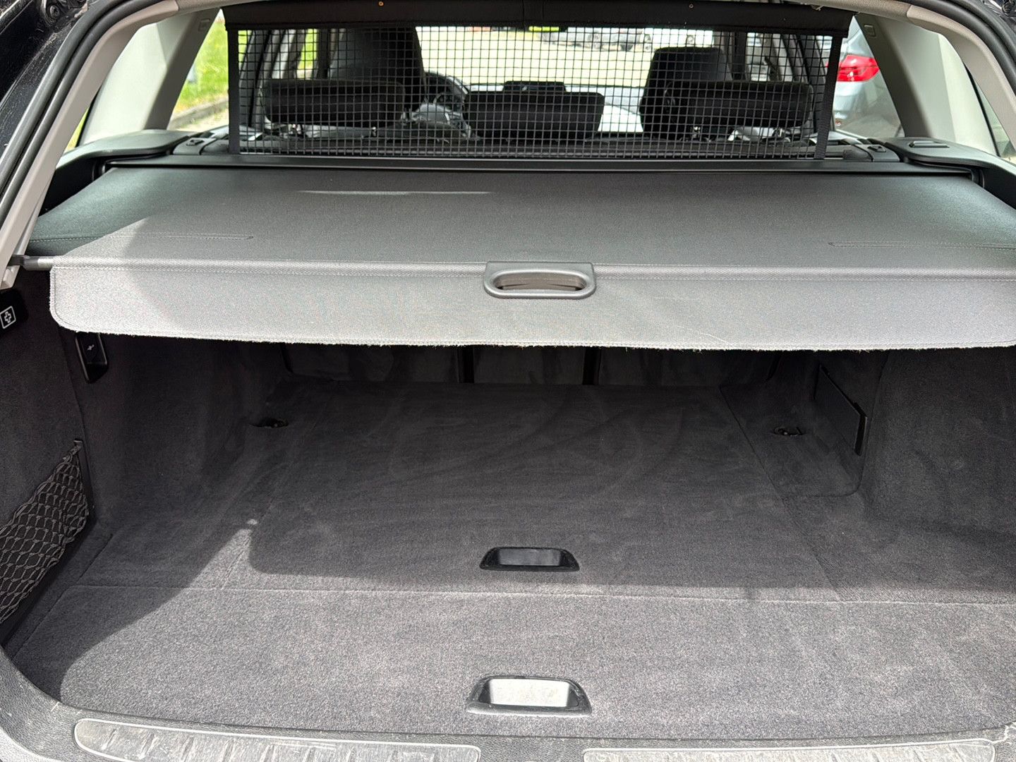 Fahrzeugabbildung BMW 320i Touring / Unfallfrei