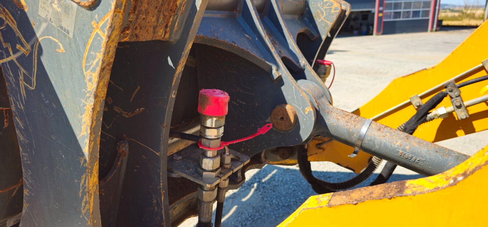 Fahrzeugabbildung Liebherr L 526 Radlader Kabelbrand