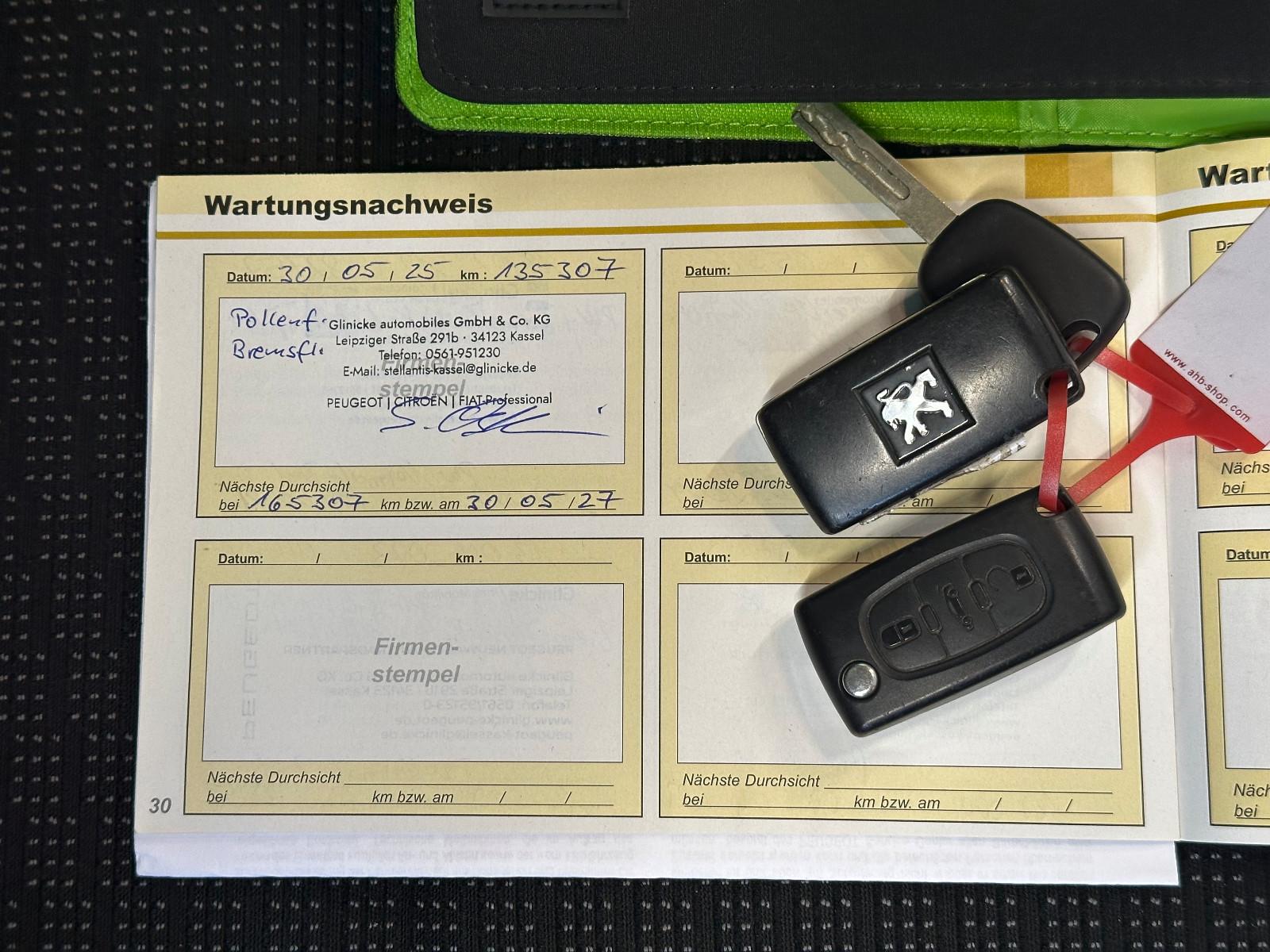 Peugeot 308 2009 — photo 21