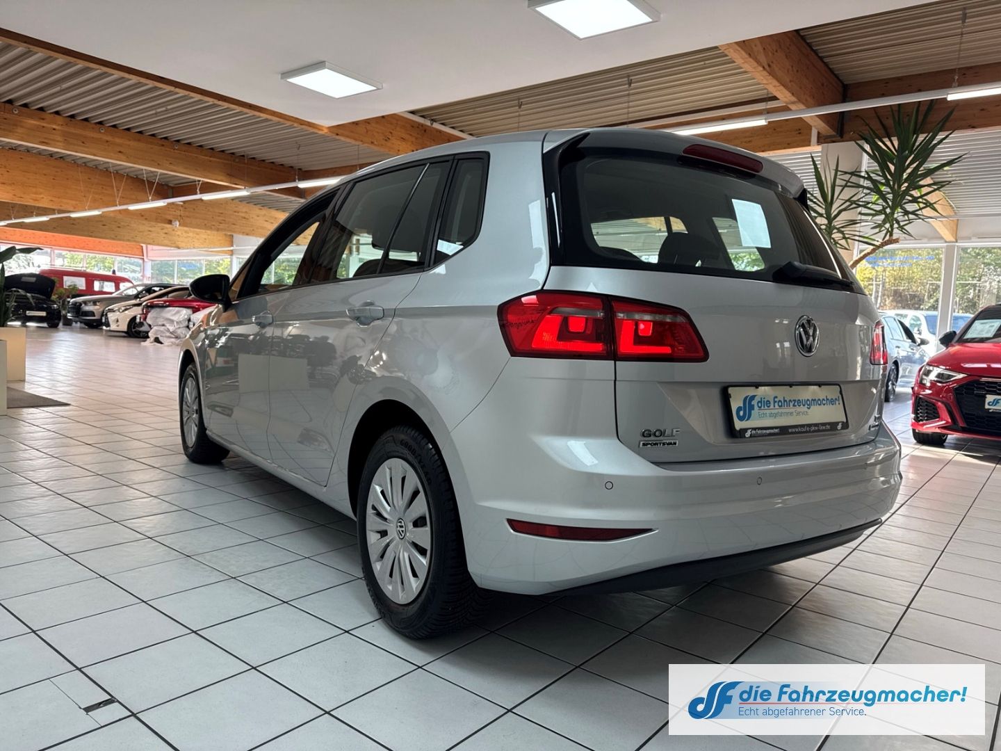 Fahrzeugabbildung Volkswagen Golf Sportsvan VII Trendline BMT Start-Stopp Spe