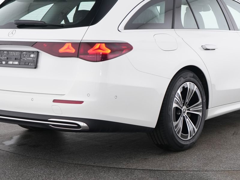 Fahrzeugabbildung Mercedes-Benz E 200 T Avantg. Distronic+ AHK Navi LED KAM SHZ