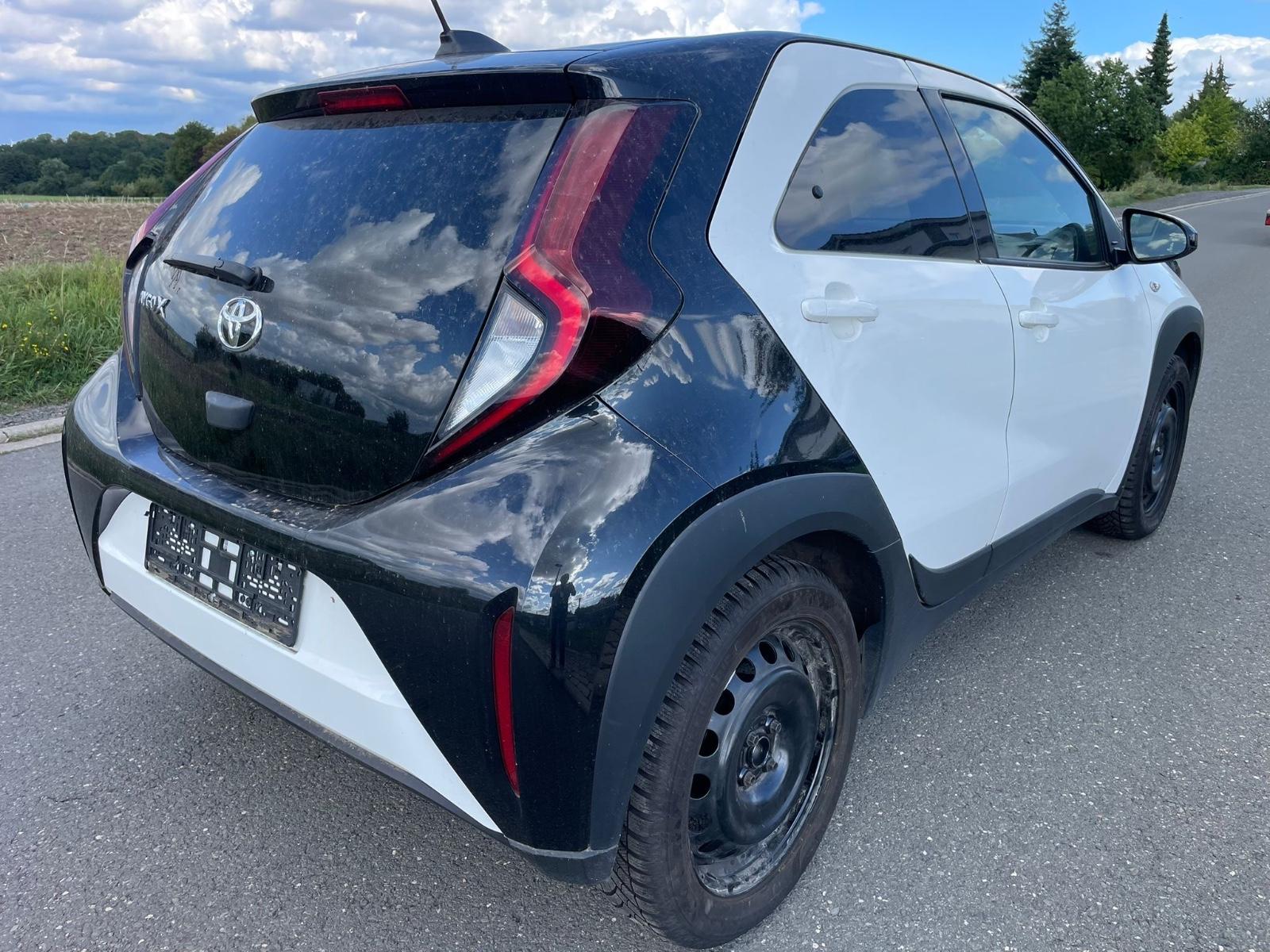 Toyota Aygo (X) 1.0-l-VVT-i Black & White S-CVT