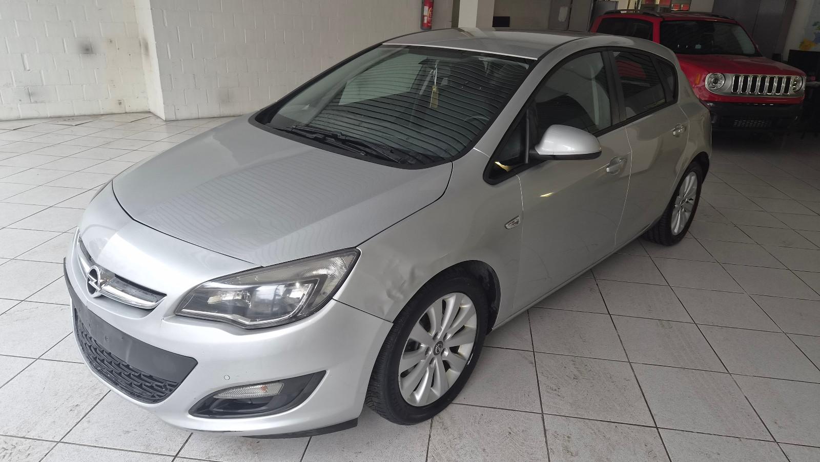Opel Astra J Lim. 5-trg. Edition