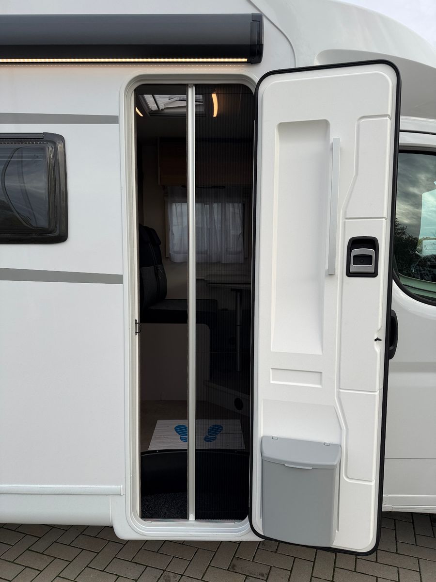 Fahrzeugabbildung LMC Tracer 670 V