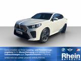 BMW iX2 xDrive30 M Sport Navi AdapLED ACC HUD Park+ - weiße BMW iX2