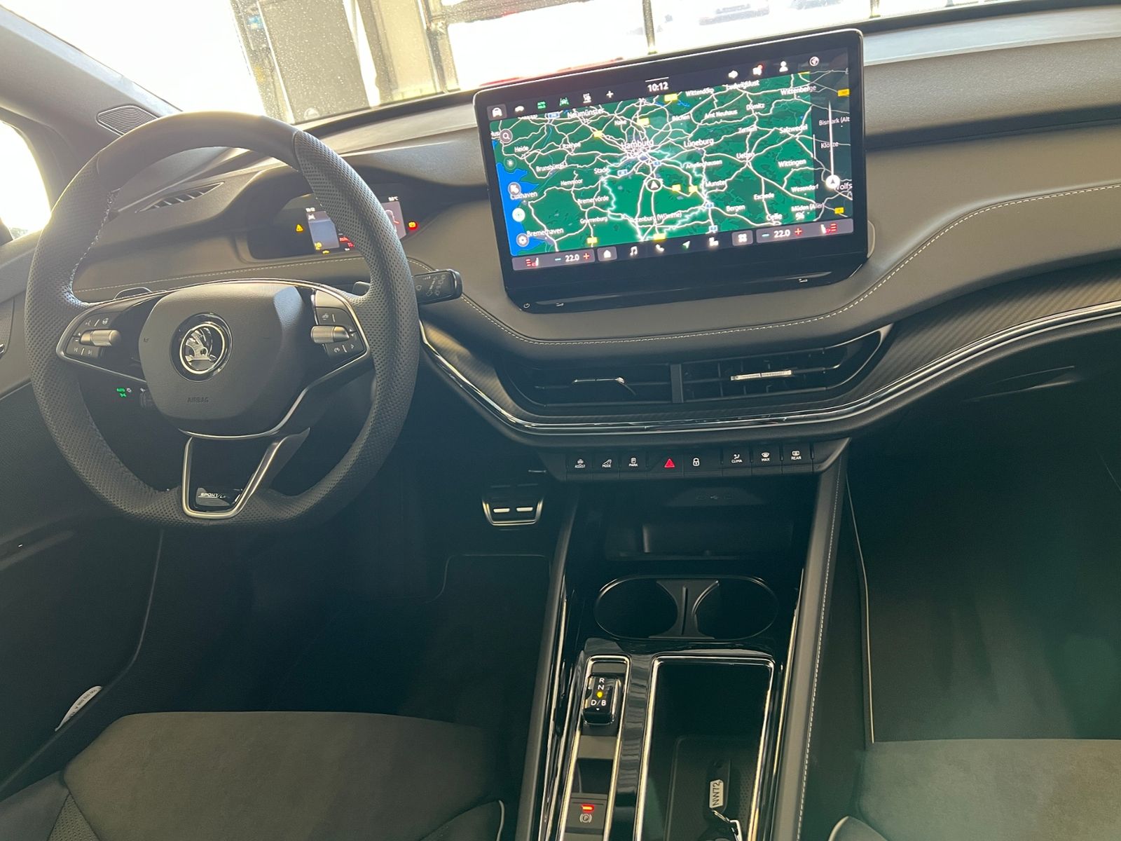 Fahrzeugabbildung SKODA Enyaq 85x Sportline *AHK,Panorama,20"-LM-Felge*