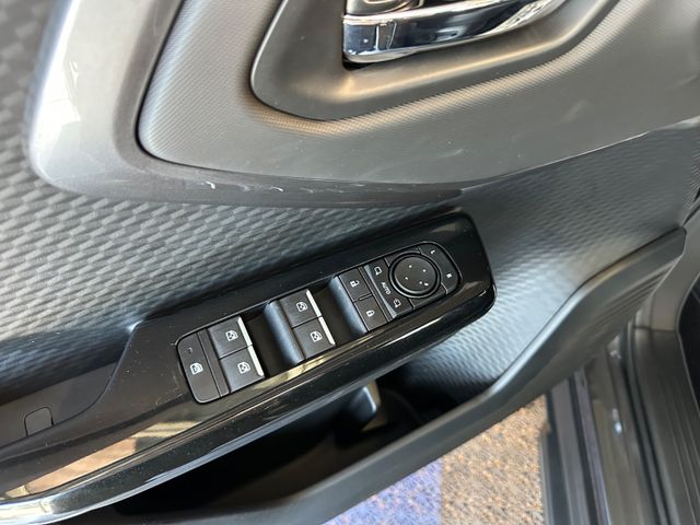 Toyota Urban Cruiser FWD Lounge 61 kWh *PANO*JBL*