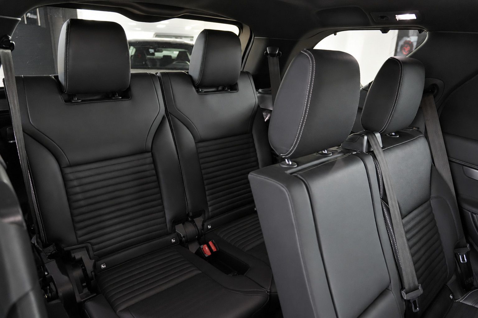 Fahrzeugabbildung Land Rover Discovery SE*R-Dynamic*7-Sitz*Pano*Meridian*360°