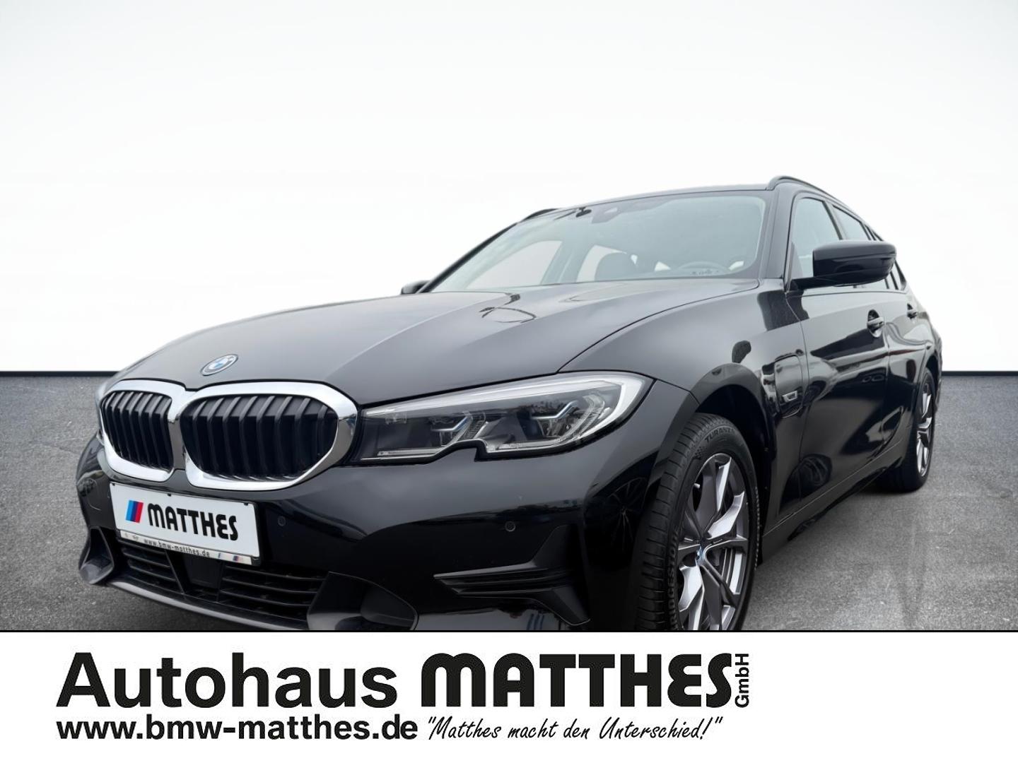 BMW 330 e xDrive Touring Sport Line Anhängerkupplung