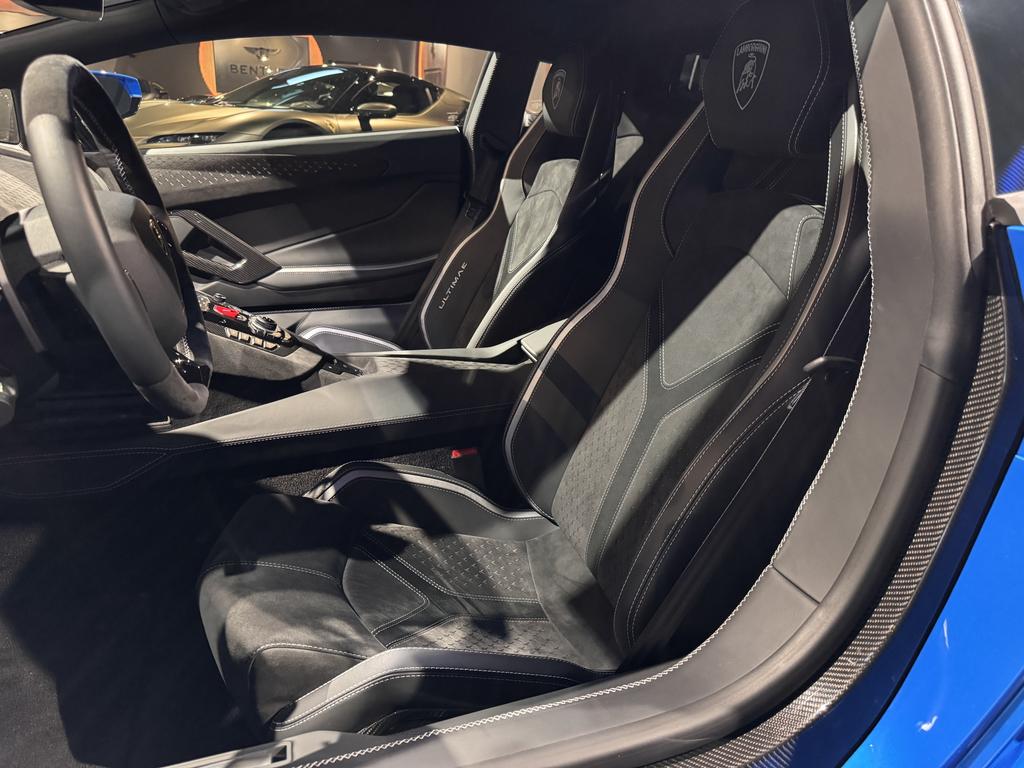 Lamborghini Aventador