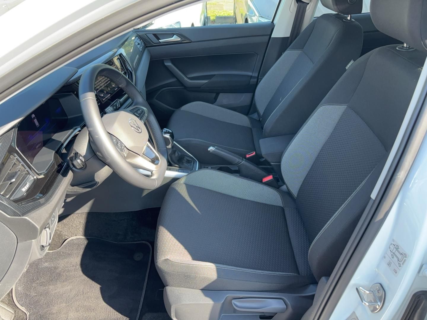 Fahrzeugabbildung Volkswagen Polo Life 1,0 l,Navi,SH,Climatronic,LED,Telefons