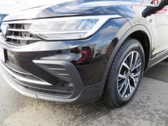 VW Tiguan 2.0 TDI Life DSG LED Navi Ahk Rfk ACC 17' VW Tiguan 2.0 TDI Life DSG LED Navi Ahk Rfk ACC 17'