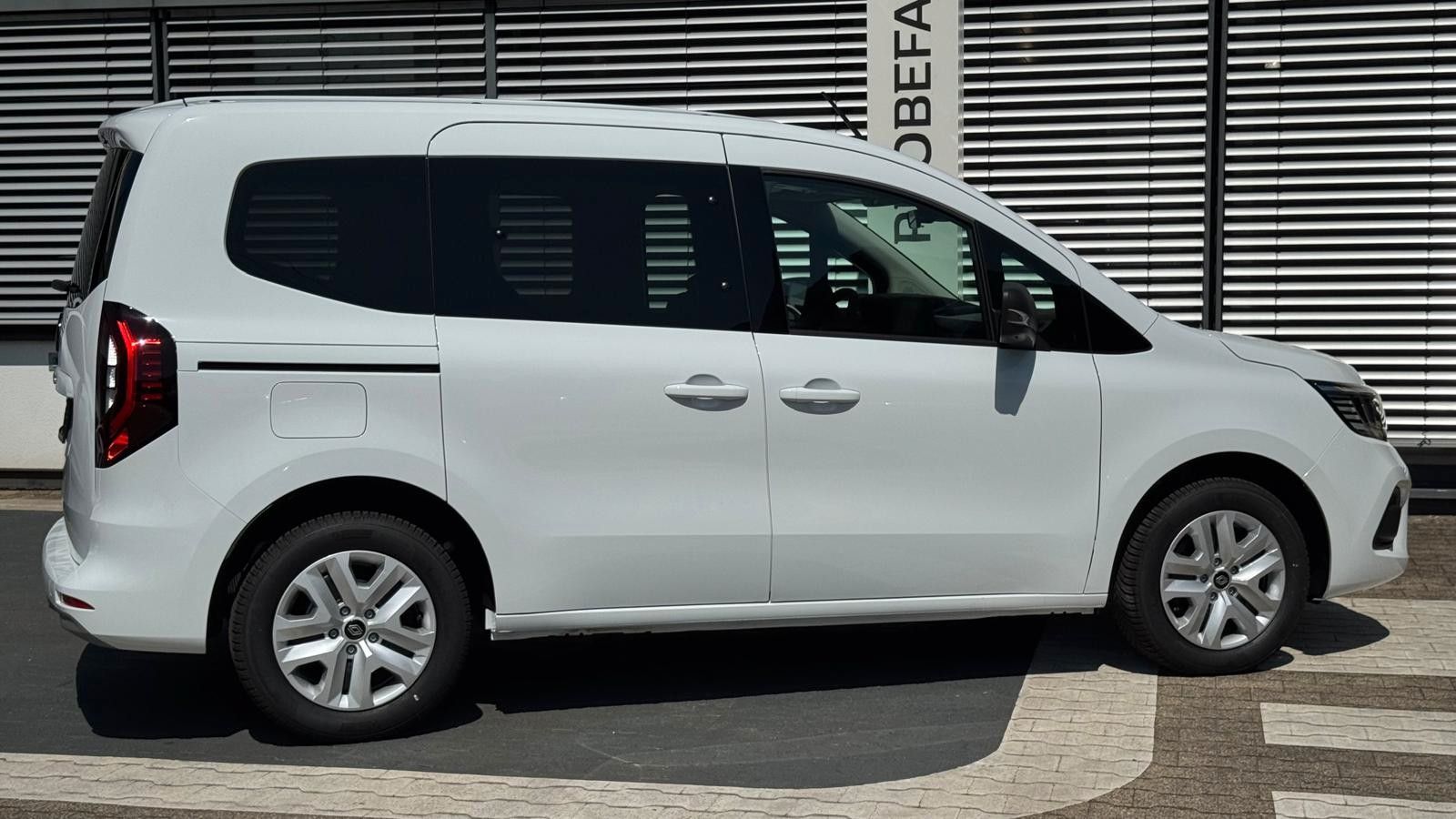 Fahrzeugabbildung Renault Kangoo III Equilibre TCe 100