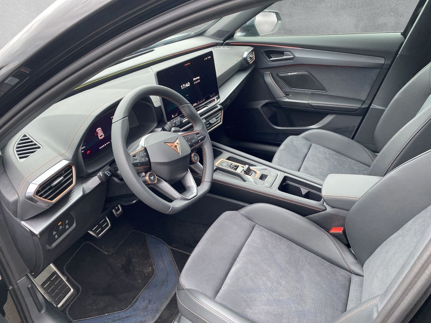 Fahrzeugabbildung CUPRA Formentor VZ 1.5 TSI e-Hybrid*NAVI*Sennheiser*MA