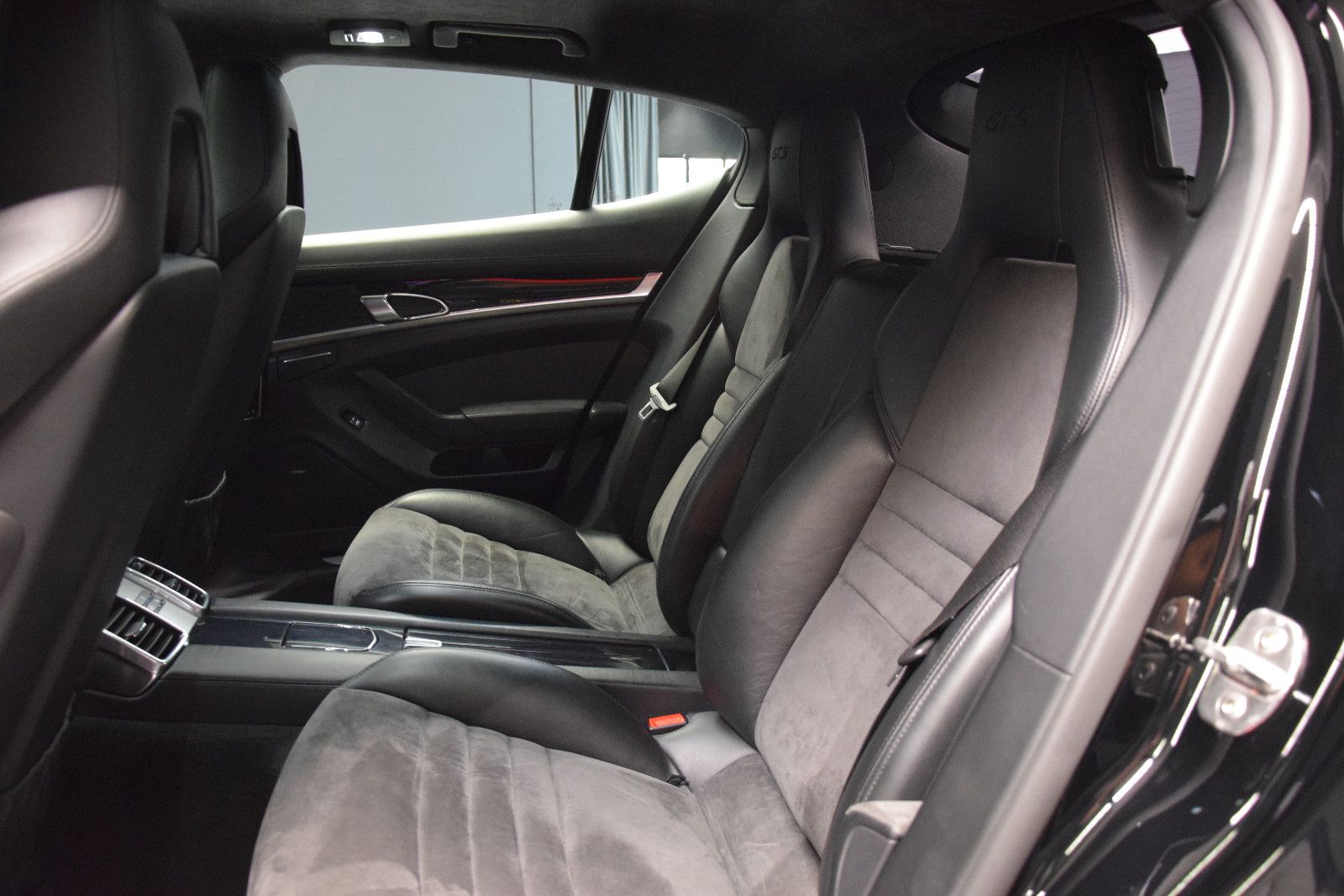 Fahrzeugabbildung Porsche Panamera GTS Bose Schiebedach PASM Sport Chrono