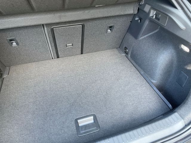 Fahrzeugabbildung CUPRA Formentor 1.5 eTSI, Autom, AHK, Navi, Sitzheizun