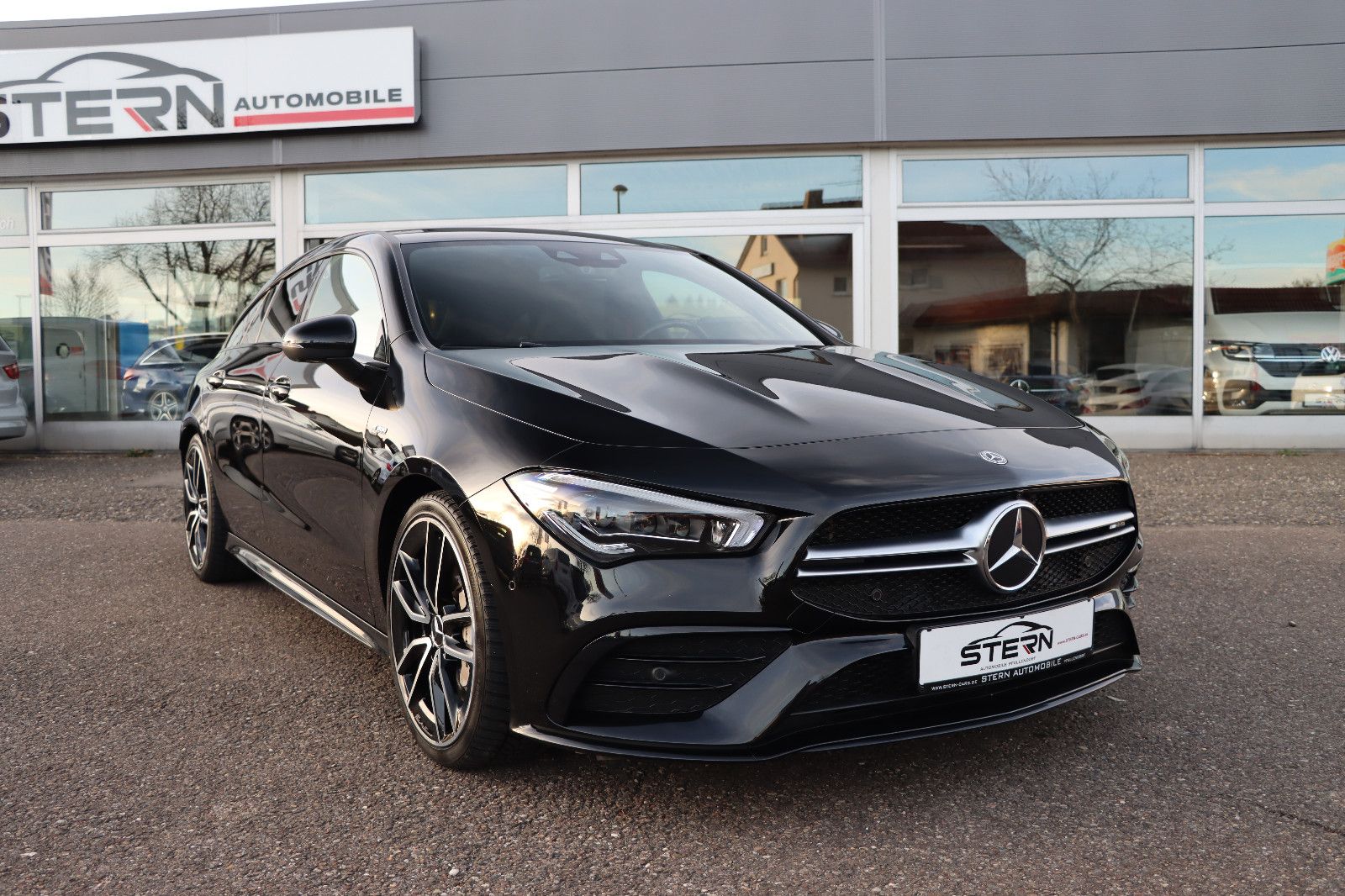 MERCEDES-BENZ CLA 35 AMG 4Matic l 1.HAND l 360° l