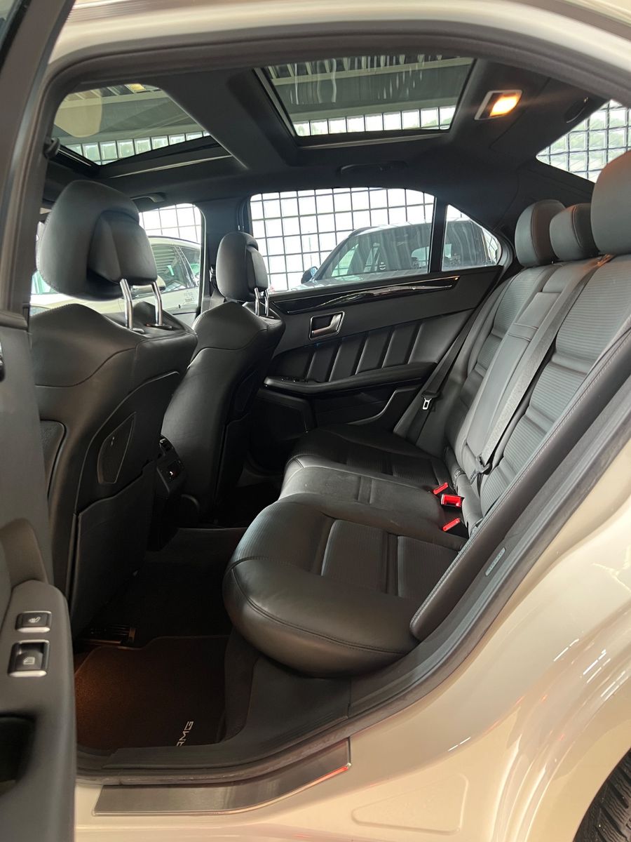 Fahrzeugabbildung Mercedes-Benz E 63 AMG E Lim. *DIAMANTWEISS*MB-SCHECKHEFT*