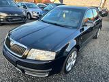 Skoda Superb Comfort Klimaautom*Leder*Xenon*PDC*ESD - Skoda Superb: Comfort