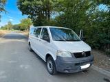 Volkswagen T5 Caravelle - Volkswagen T5: Firmenfahrzeug