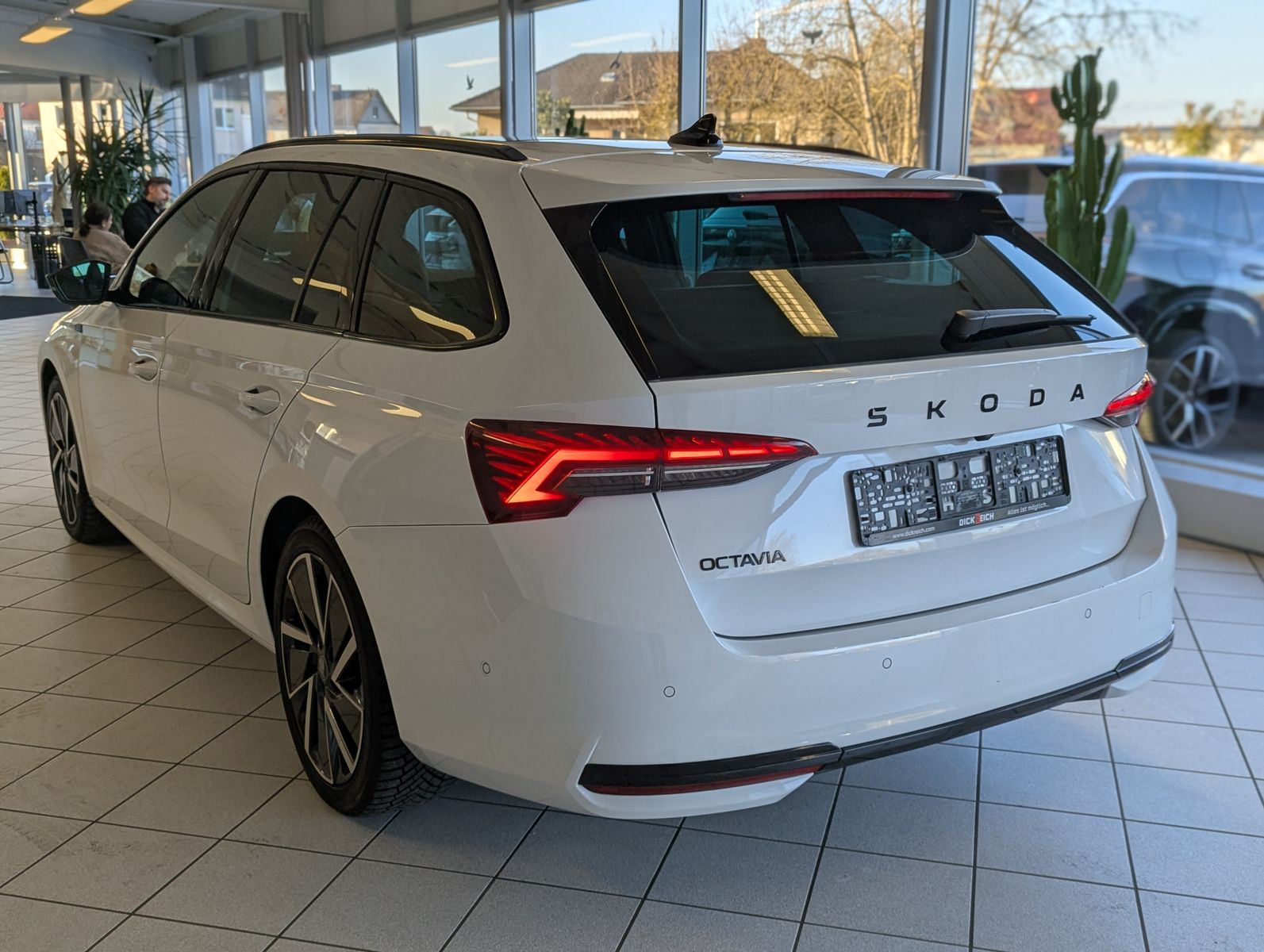 SKODA Octavia 1.5 TSI Sportline Pano Martix AHK 5J Gar - Image 5