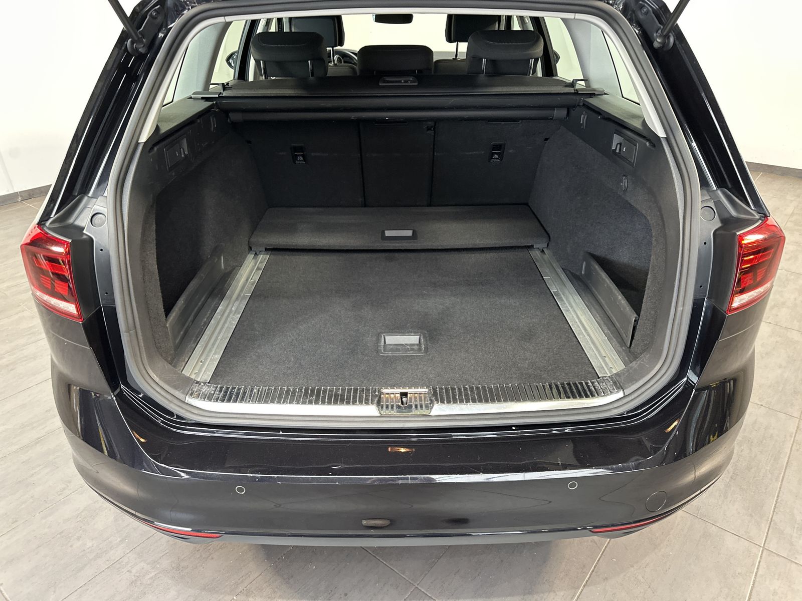 Fahrzeugabbildung Volkswagen Passat Variant 2.0 TDI DSG Business NAV+LED+KAM