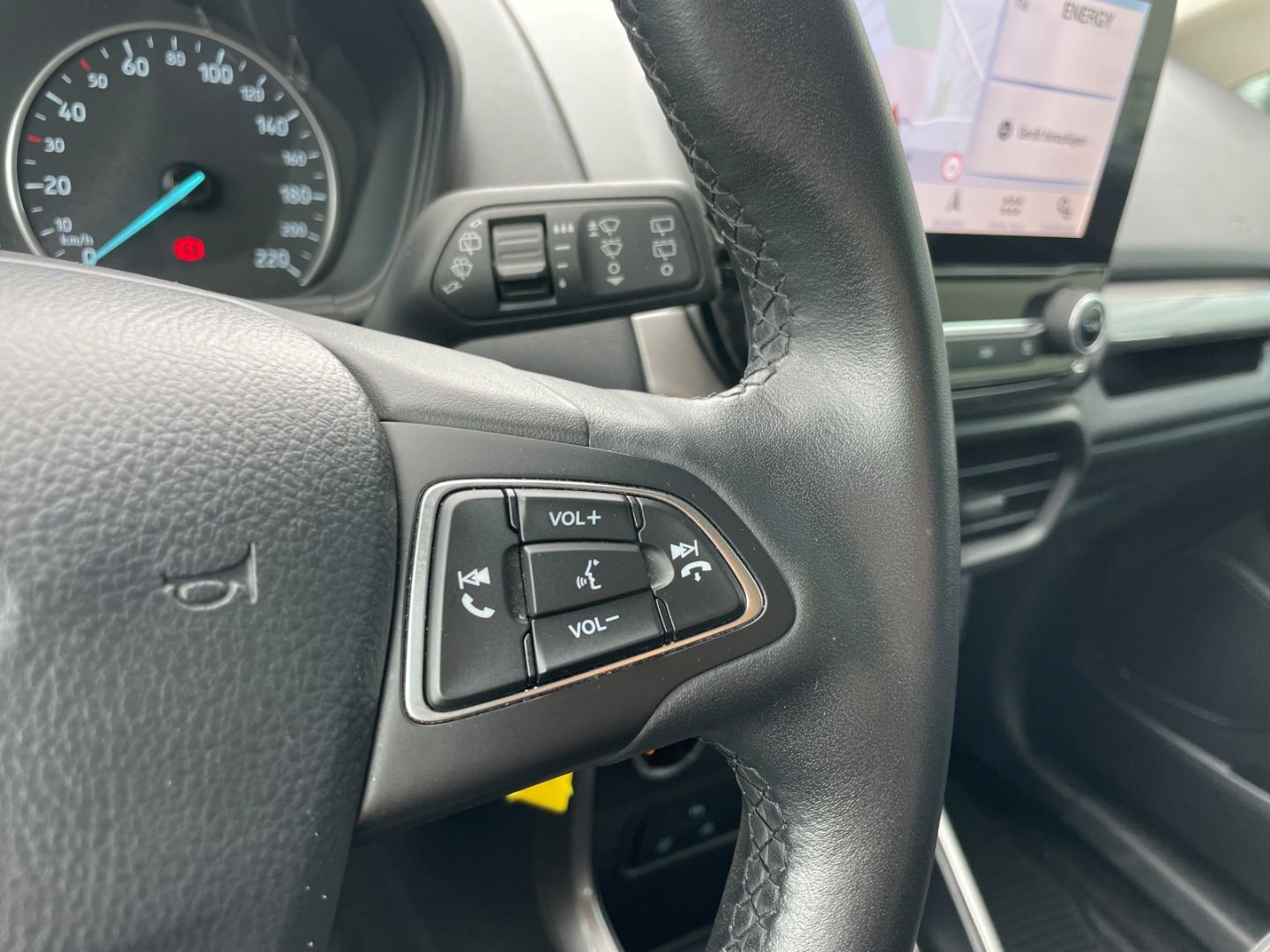 Fahrzeugabbildung Ford EcoSport C&C Klimaanlage Navi PDC SHZ heizb WSS
