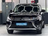 Mitsubishi Outlander Top 4WD Automatik 7 Sitzer Navi Pdc - Mitsubishi Outlander: Top