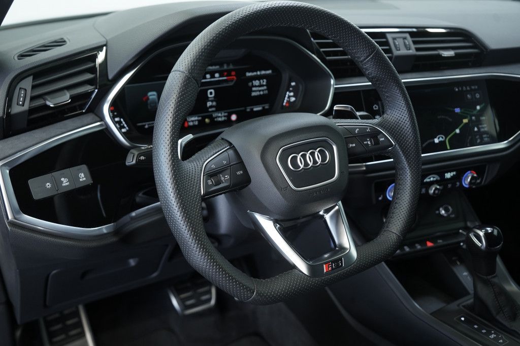 Audi Rsq3