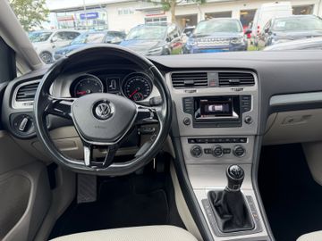 Volkswagen Golf - 3
