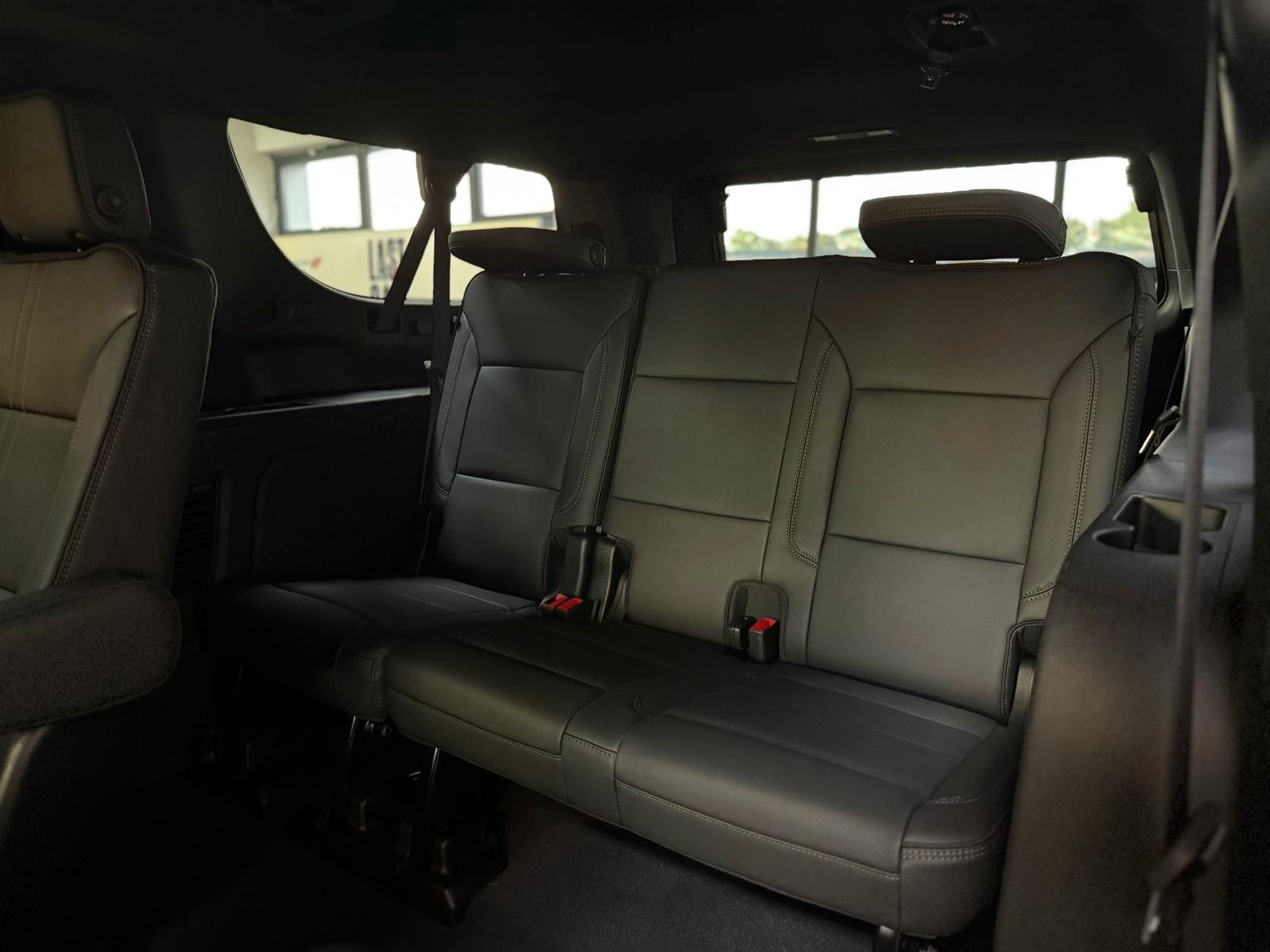 Fahrzeugabbildung Chevrolet 2026 SUBURBAN HIGH COUNTRY 24"-PANORAMA