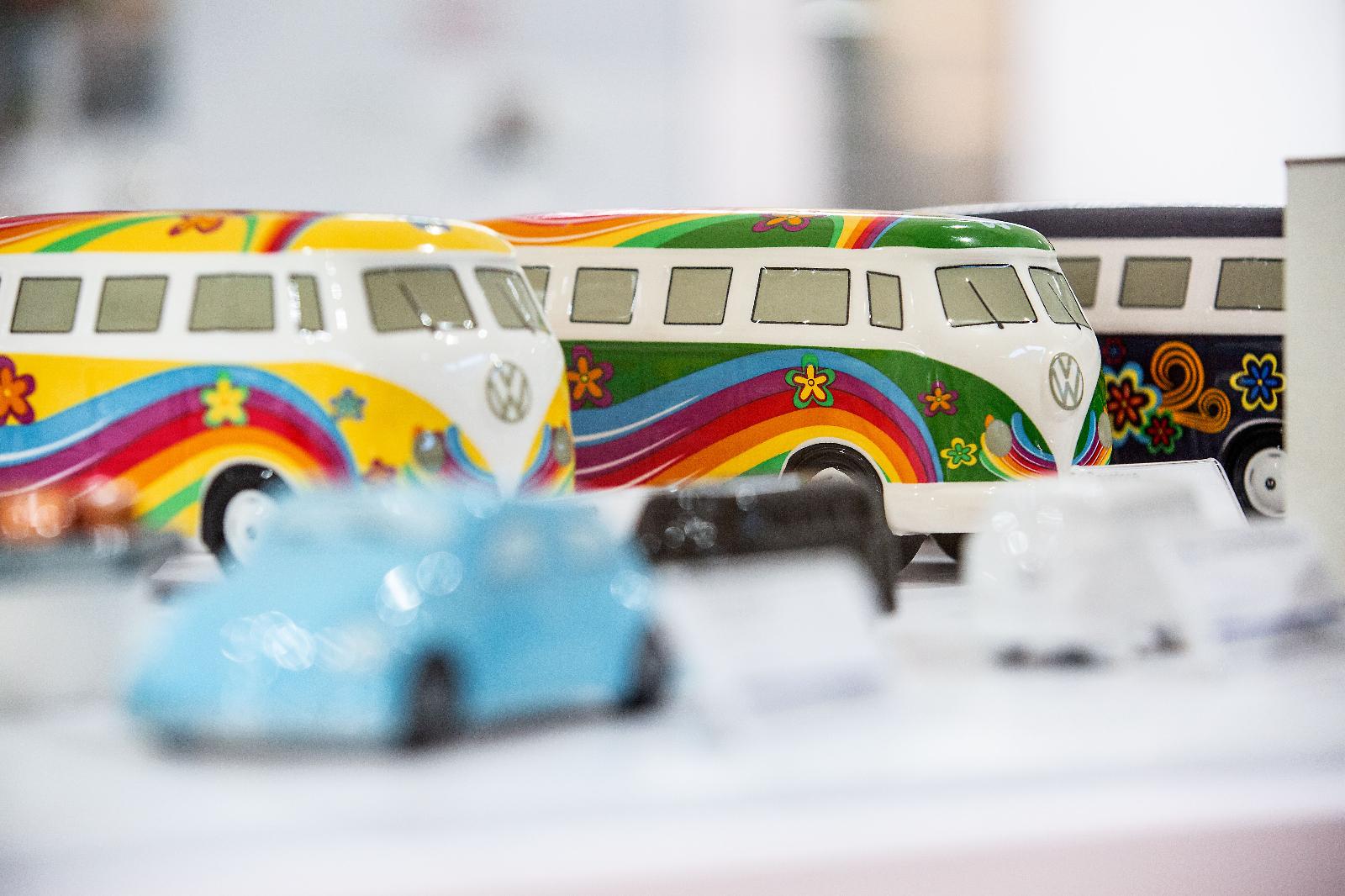 showroom-image-top