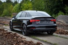 AUDI RS3 Limousine 2.5 TFSI quattro *black Edition