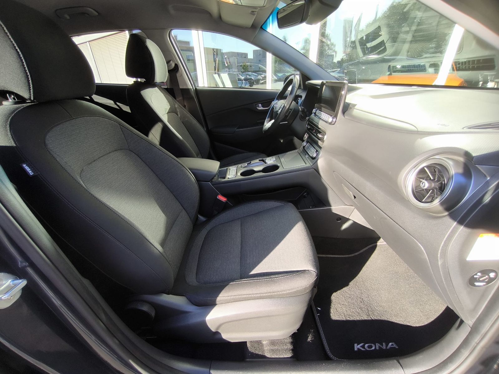 Fahrzeugabbildung Hyundai Kona Trend NAVI+LED+SHZ+HEADUP+KAMERA+ACC+WP+