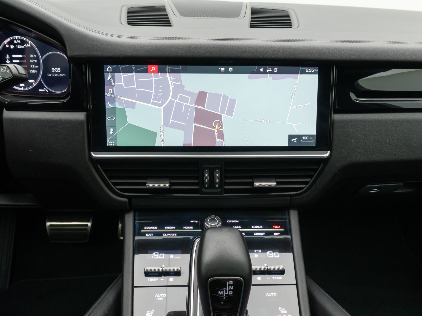 Fahrzeugabbildung Porsche Cayenne S Kamera HiFi Panorama Leder AHK 21"