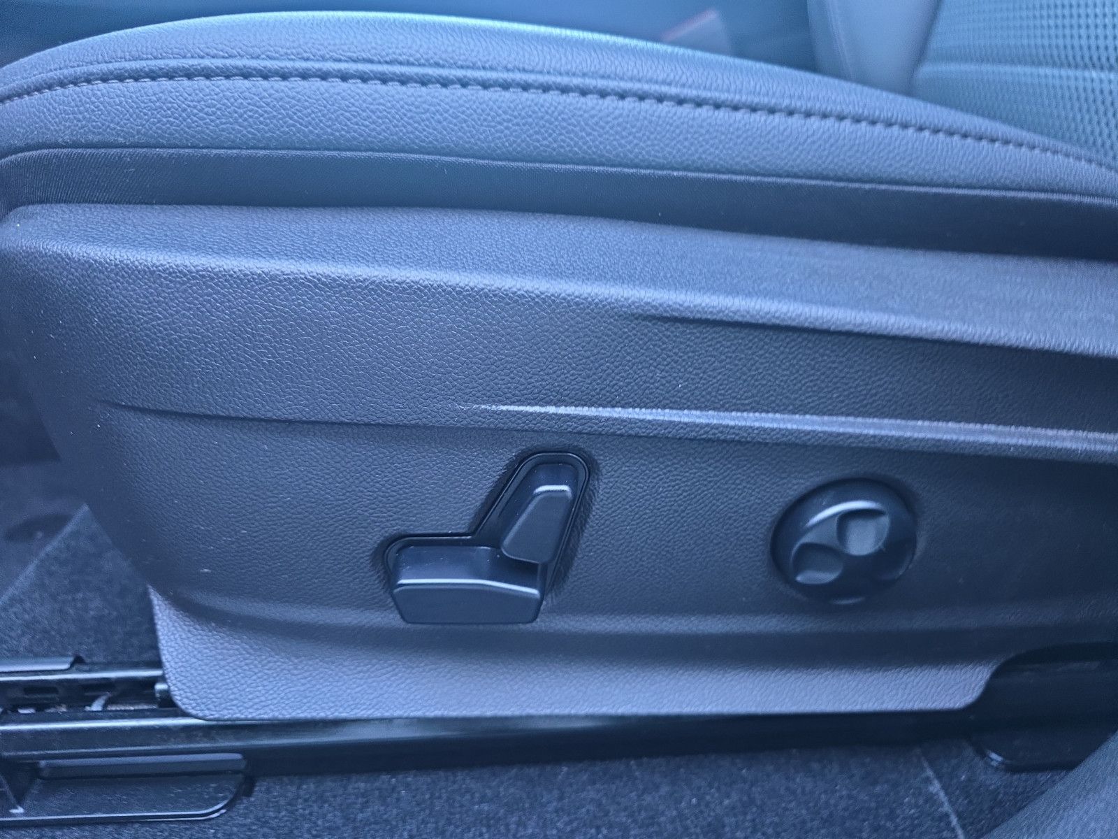 Fahrzeugabbildung Alfa Romeo Stelvio Super Q4 NAVI LEDER AUTOMATIK M+S
