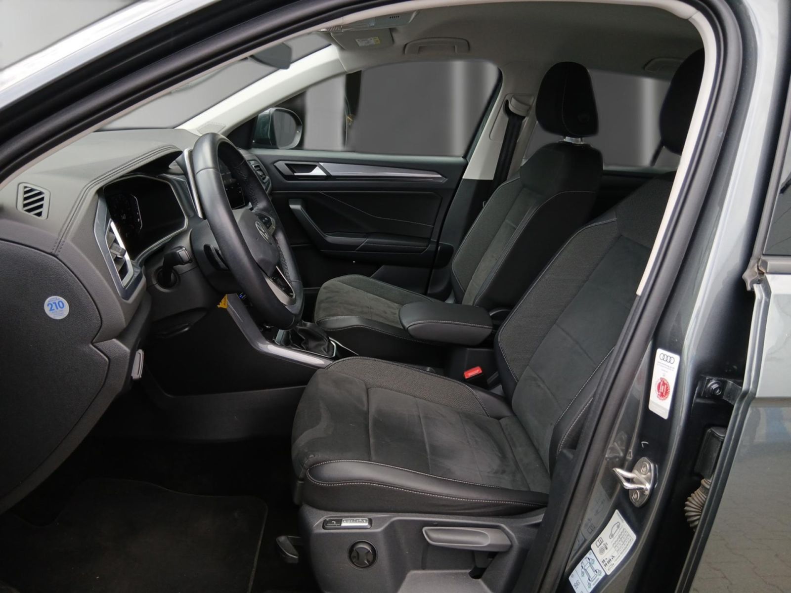 Volkswagen T-Roc - Bild 10