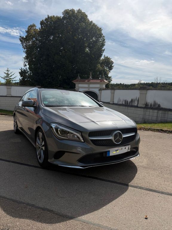 Image of Mercedes-Benz CLA 220