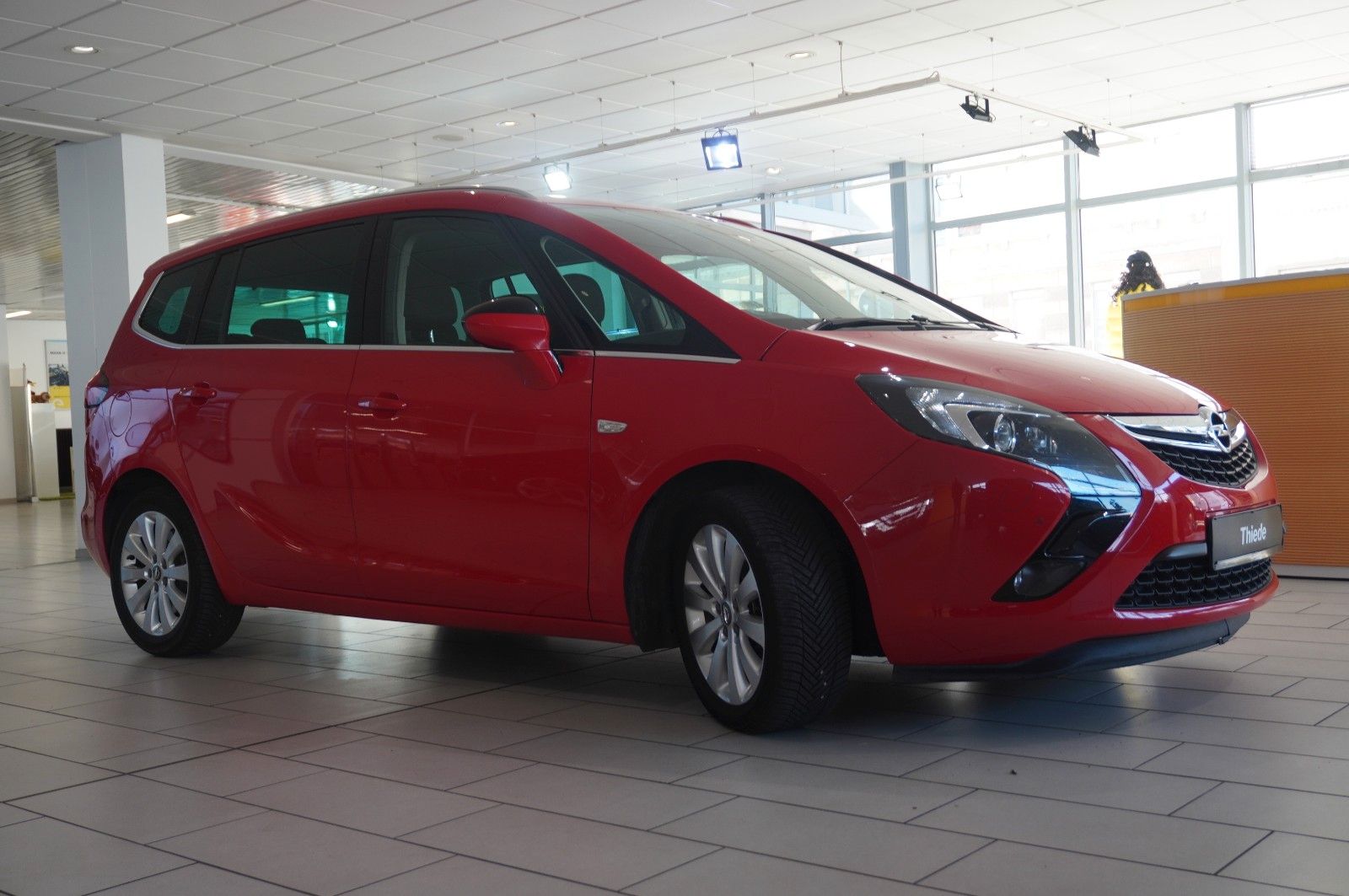 Fahrzeugabbildung Opel Zafira C Tourer 1.6T INNO. 7-SITZ NAVI/SHZ/SPORT