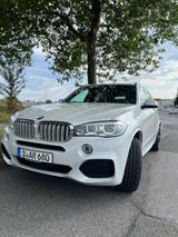 BMW X5 xDrive40d Garantie Pan LED SH M-Pa unfallfrei - BMW X5 in Gelsenkirchen
