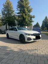 BMW 330e M Sport Automatik M Sport - BMW 330 in Karlsruhe