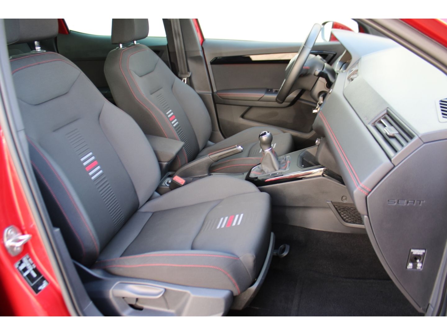 Fahrzeugabbildung SEAT Arona 1.0 TSI FR LED Navi TWA PDC DAB SHZ Tempom