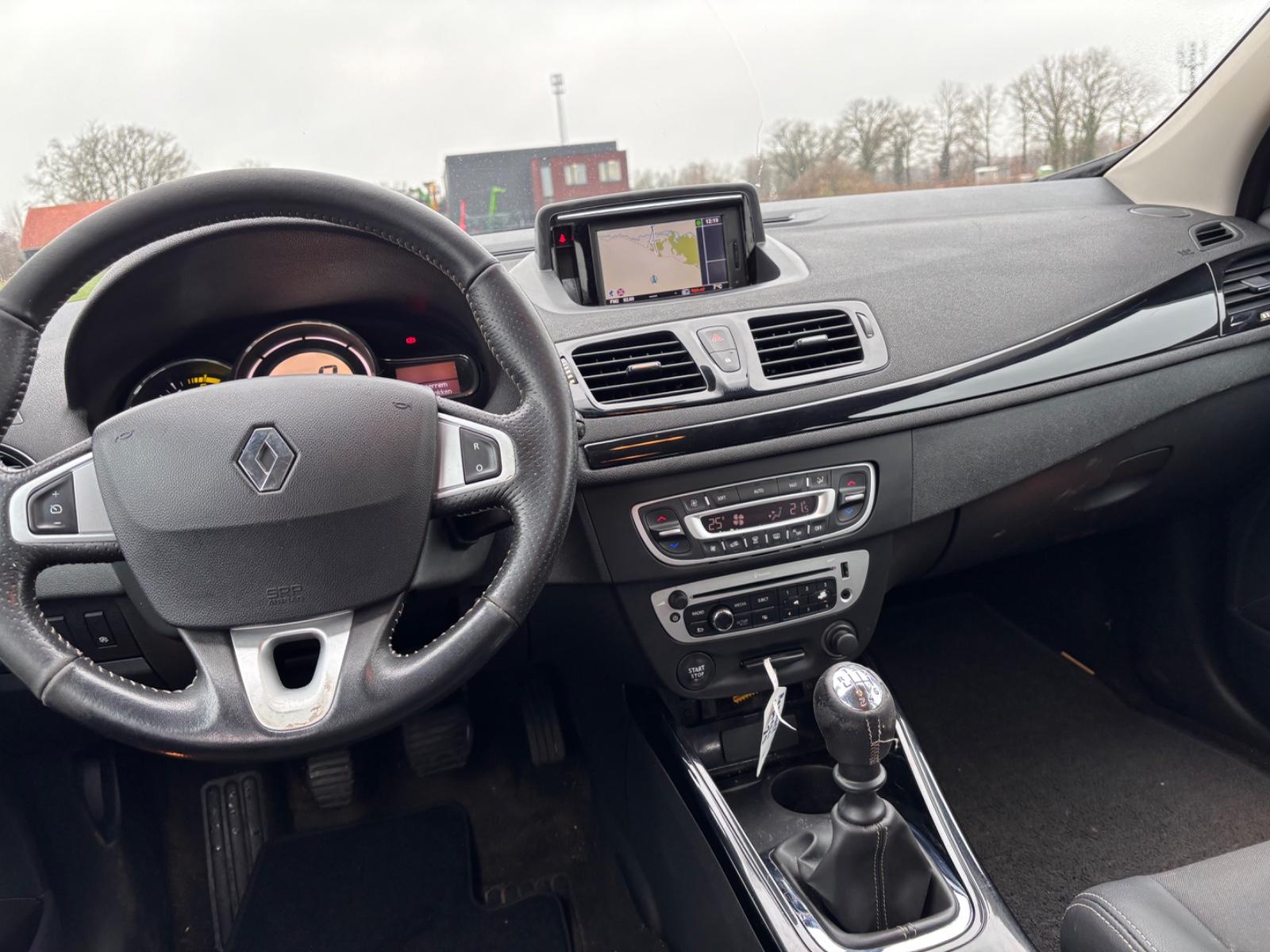 Renault Megane 2012 — photo 12